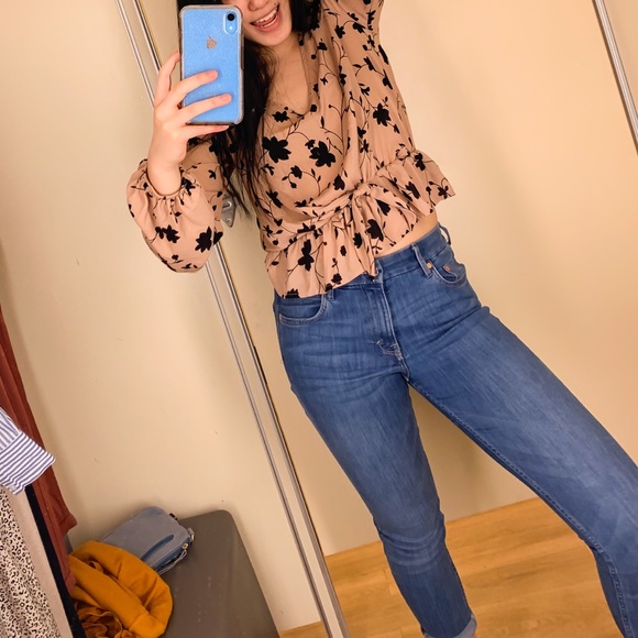 Meet your Posher, Emily :) - Picture 3 of 5